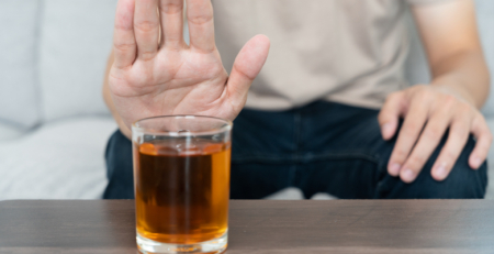 Mais de 4500 internamentos hospitalares em 2022 por consumo de álcool