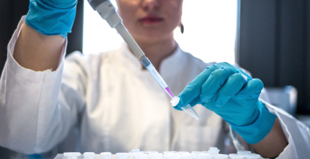 Investigadores descobrem novo método para eliminar bactéria causadora de cancro do estômago