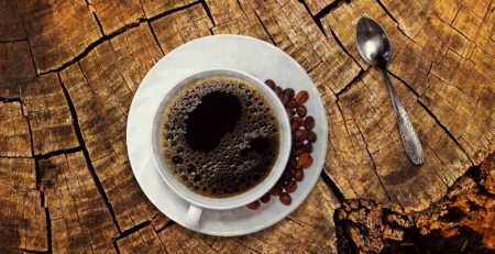 Beber café pode reduzir para metade o risco de cancro do fígado