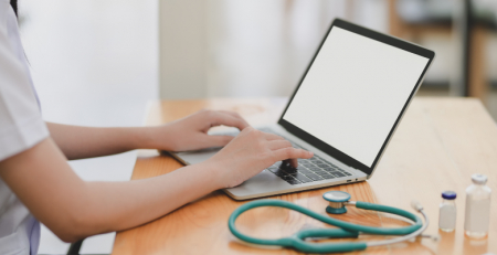 Novos cursos digitais gratuitos para profissionais de saúde