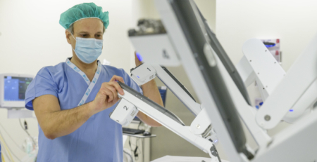 Cirurgia colorretal: um dos campos de aplicação de um robot inovador usado pelo Hospital CUF Porto