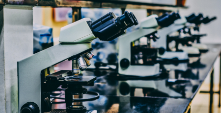 Estudo revela dados preliminares positivos da trientina tetrahidrocrocloreto em pessoas com doença de Wilson em manutenção