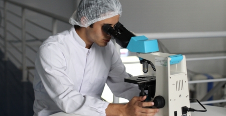 Novos dados sobre o tratamento da doença de Crohn e da colite ulcerosa apresentados na UEG Week 2018